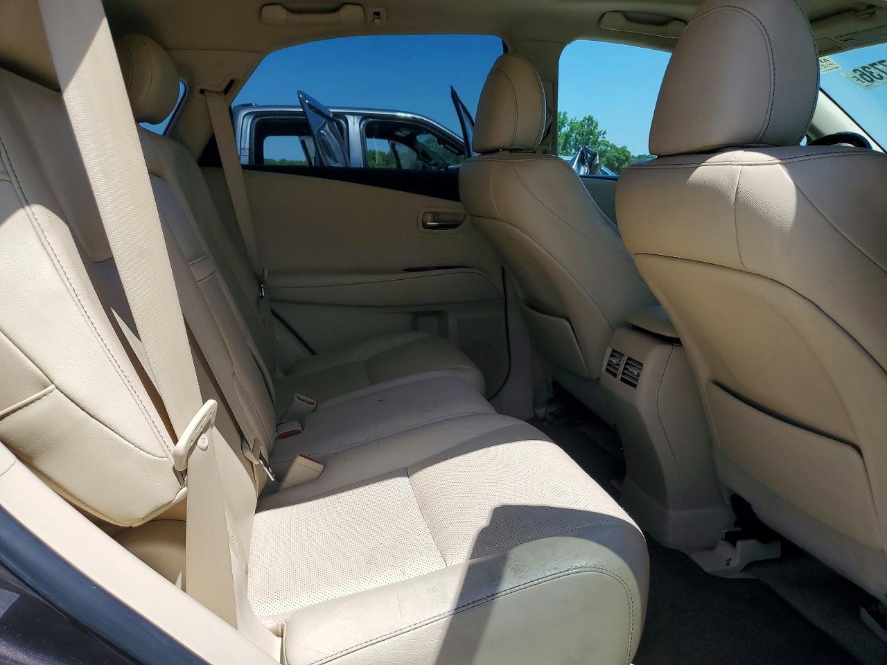 Lexus RX Base