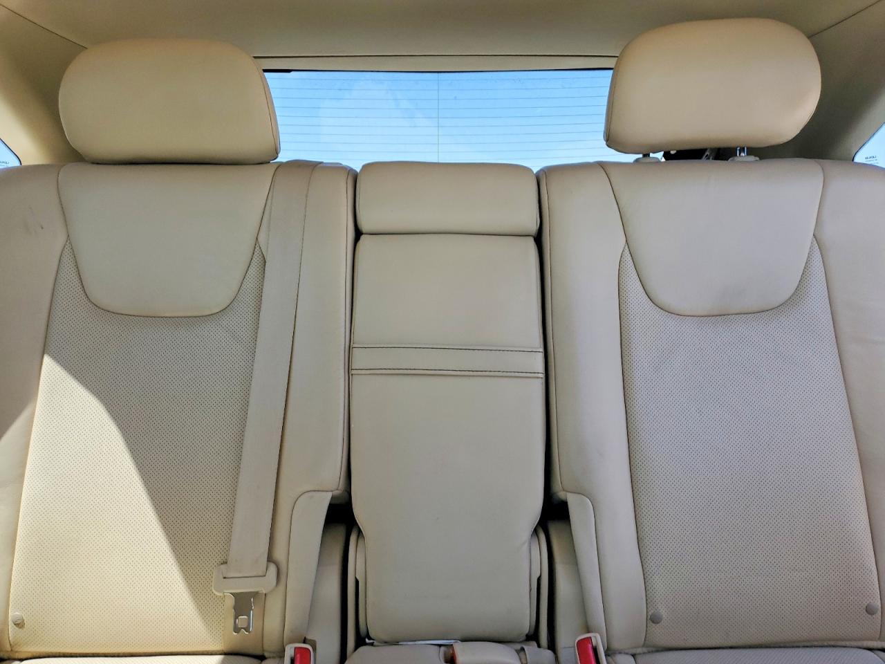 Lexus RX Base