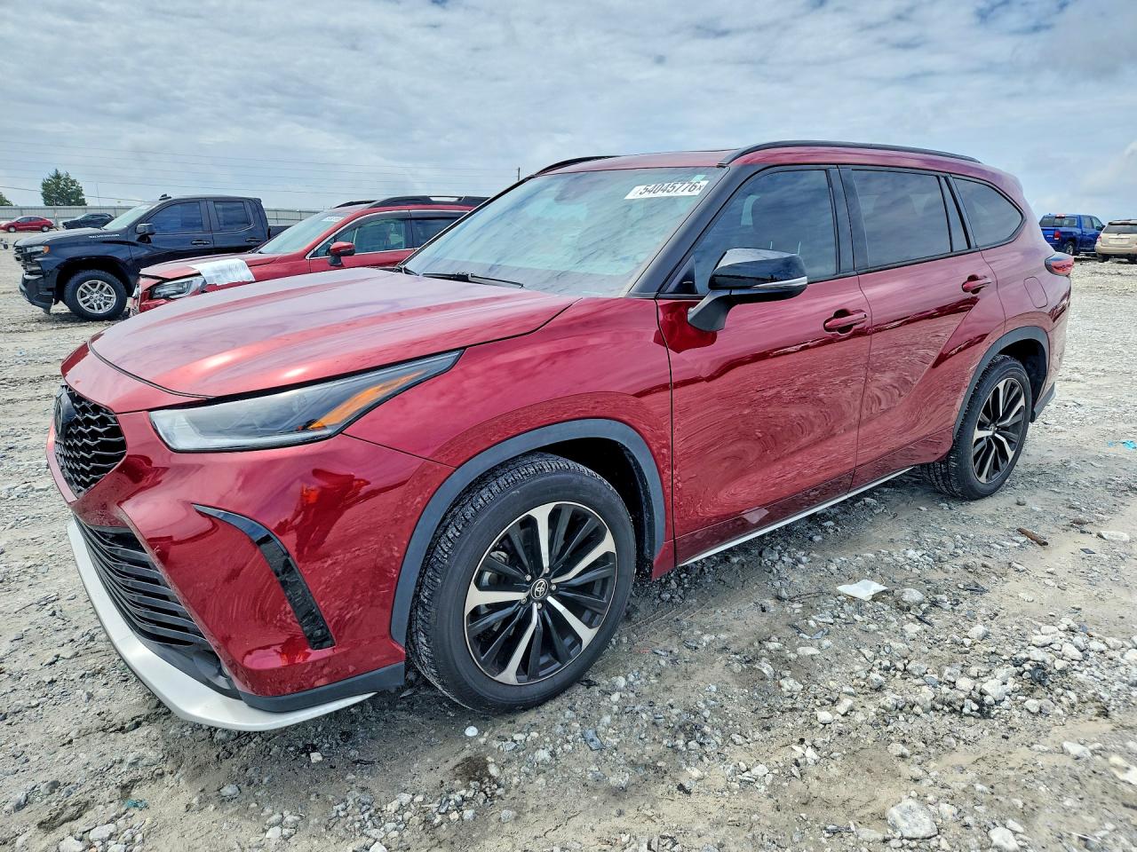 Salvage Toyota Highlander Image