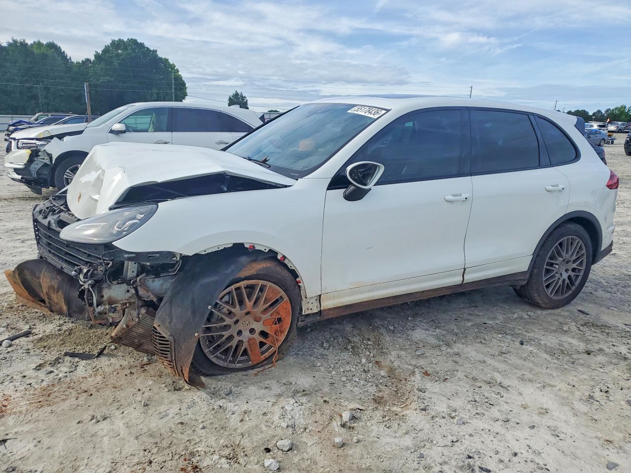 Salvage Porsche Cayenne Image