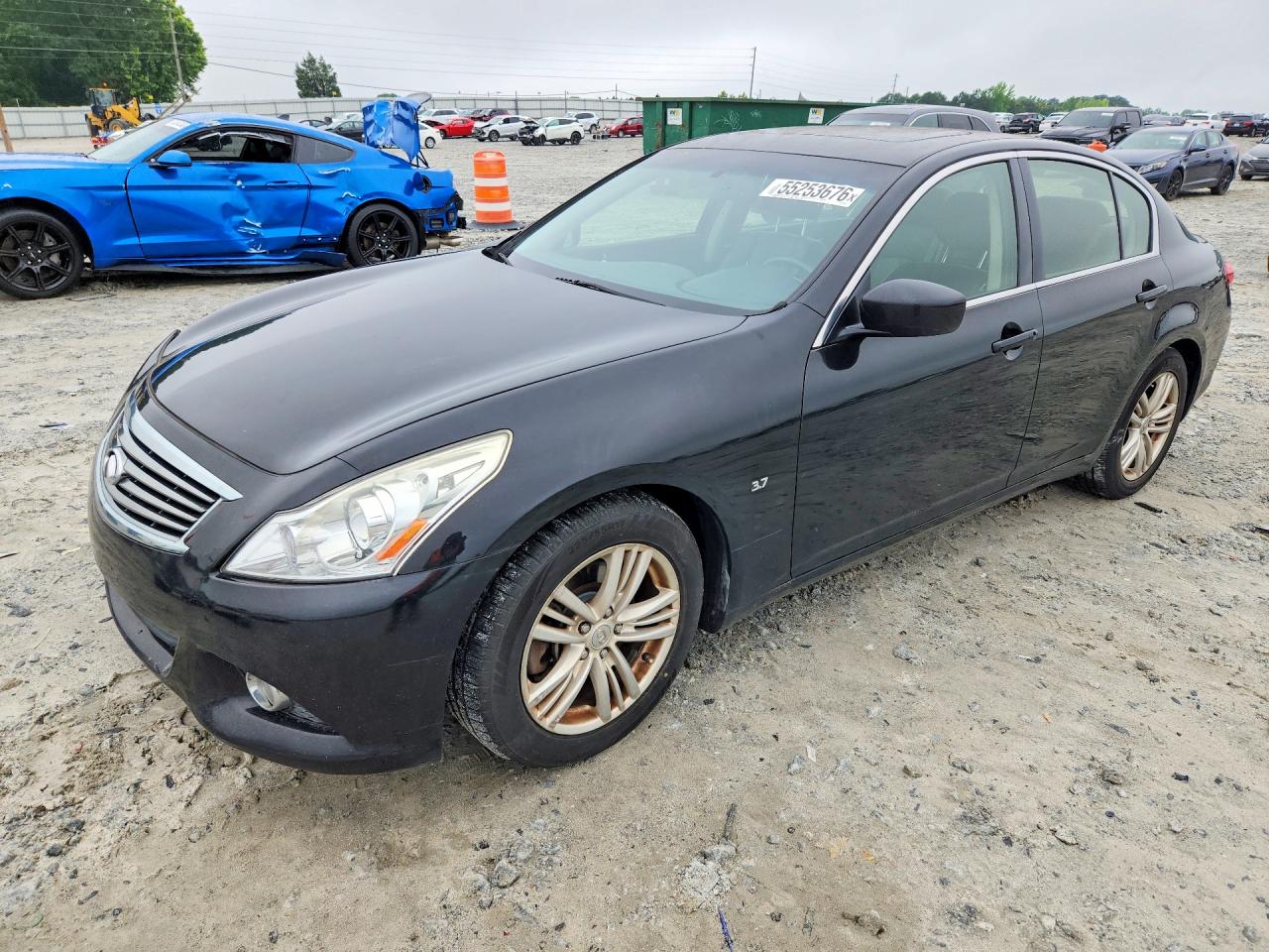 Salvage INFINITI Q40 Image