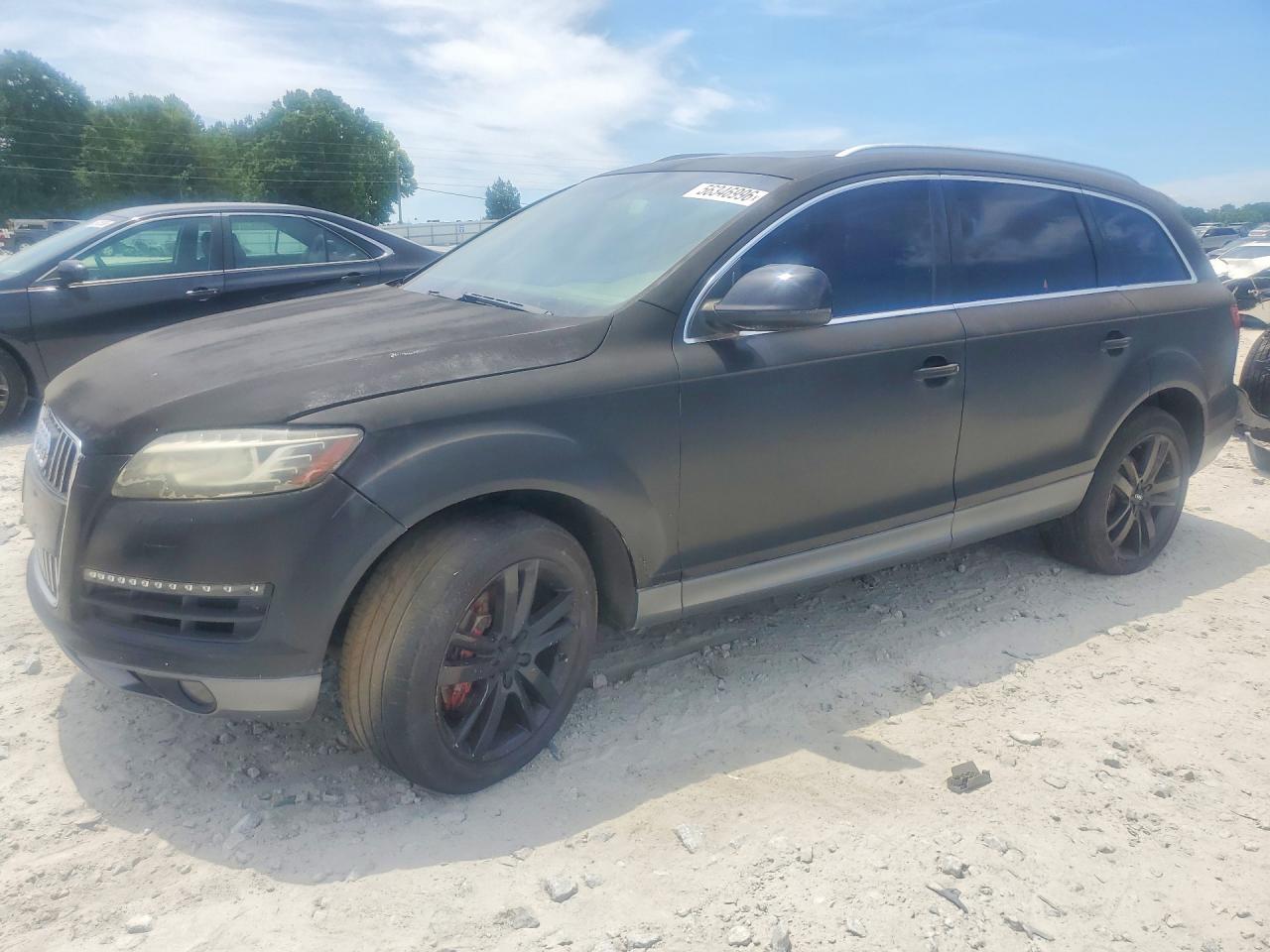 Salvage Audi Q7 Image