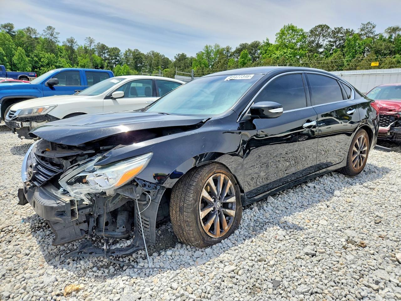 Salvage Nissan Altima Image