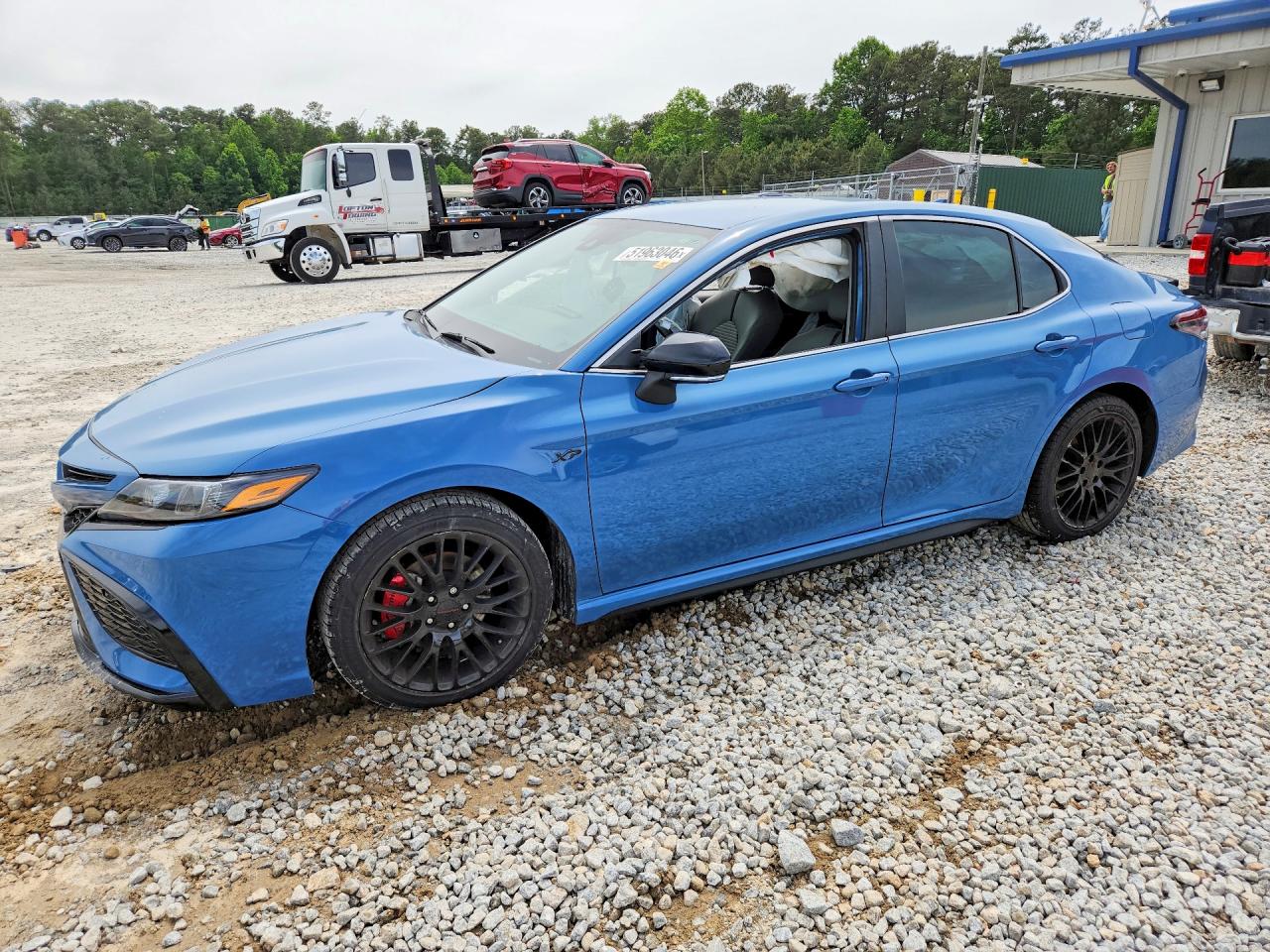 Salvage Toyota Camry Image
