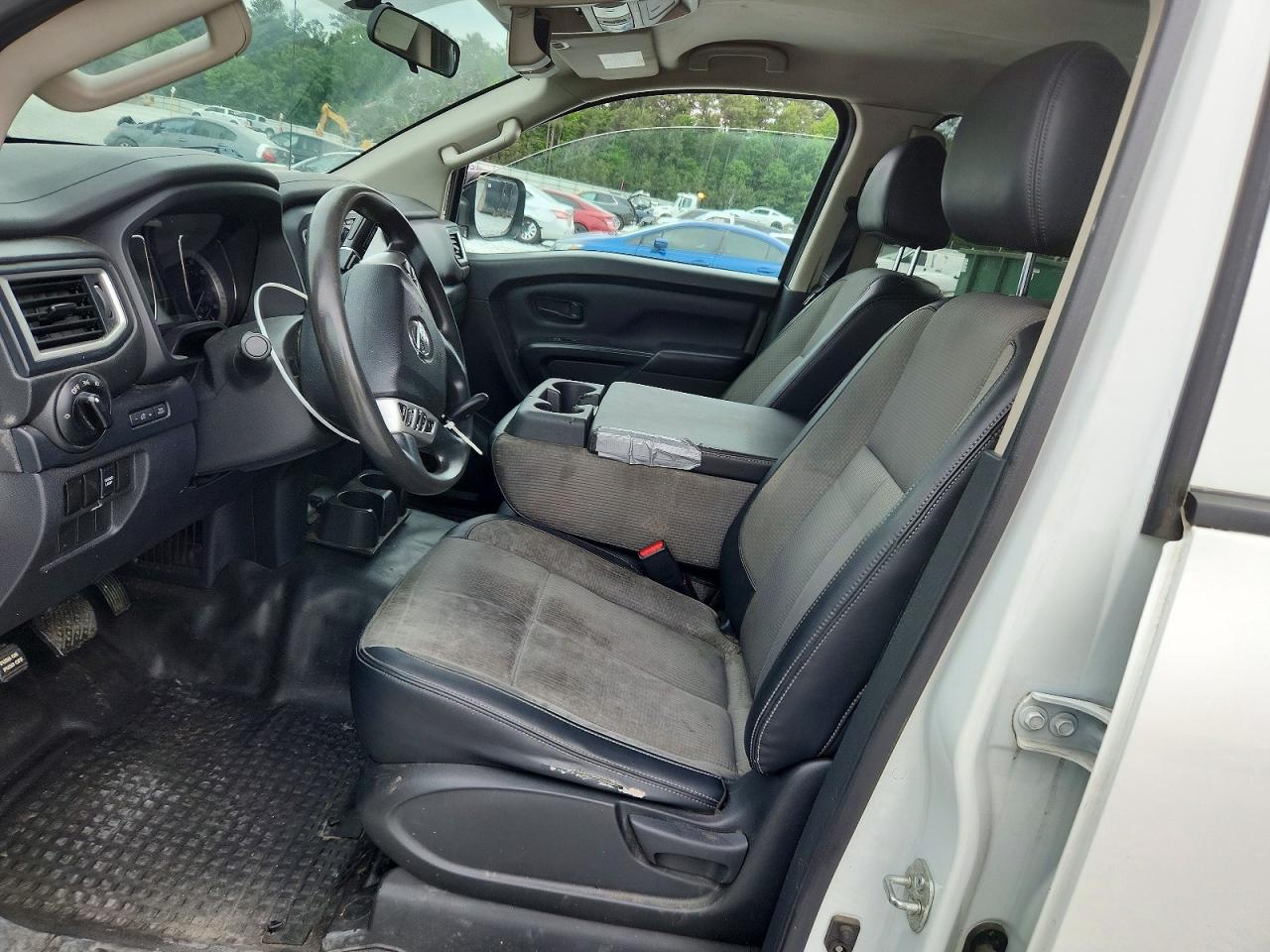 Nissan Titan S