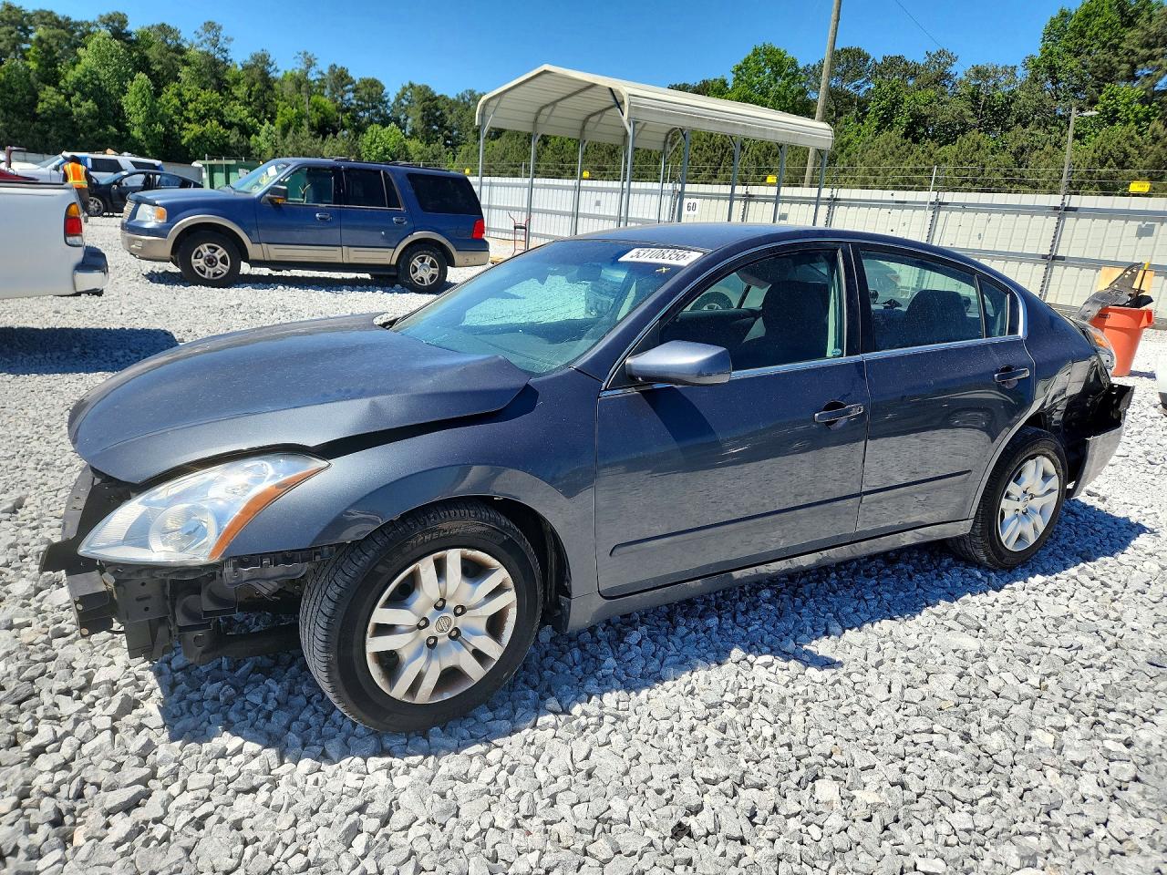 Salvage Nissan Altima Image