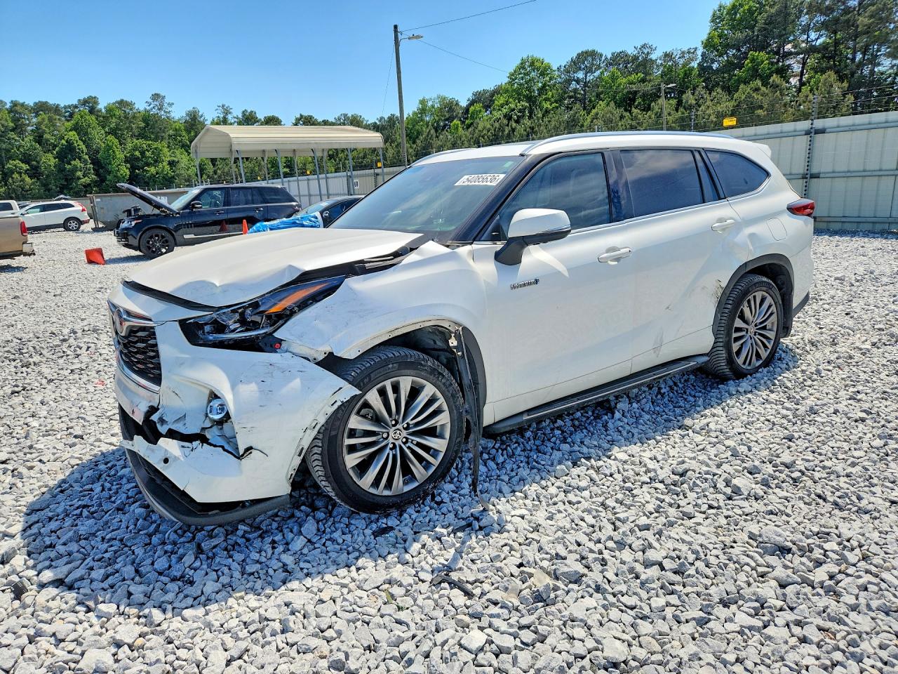 Salvage Toyota Highlander Image