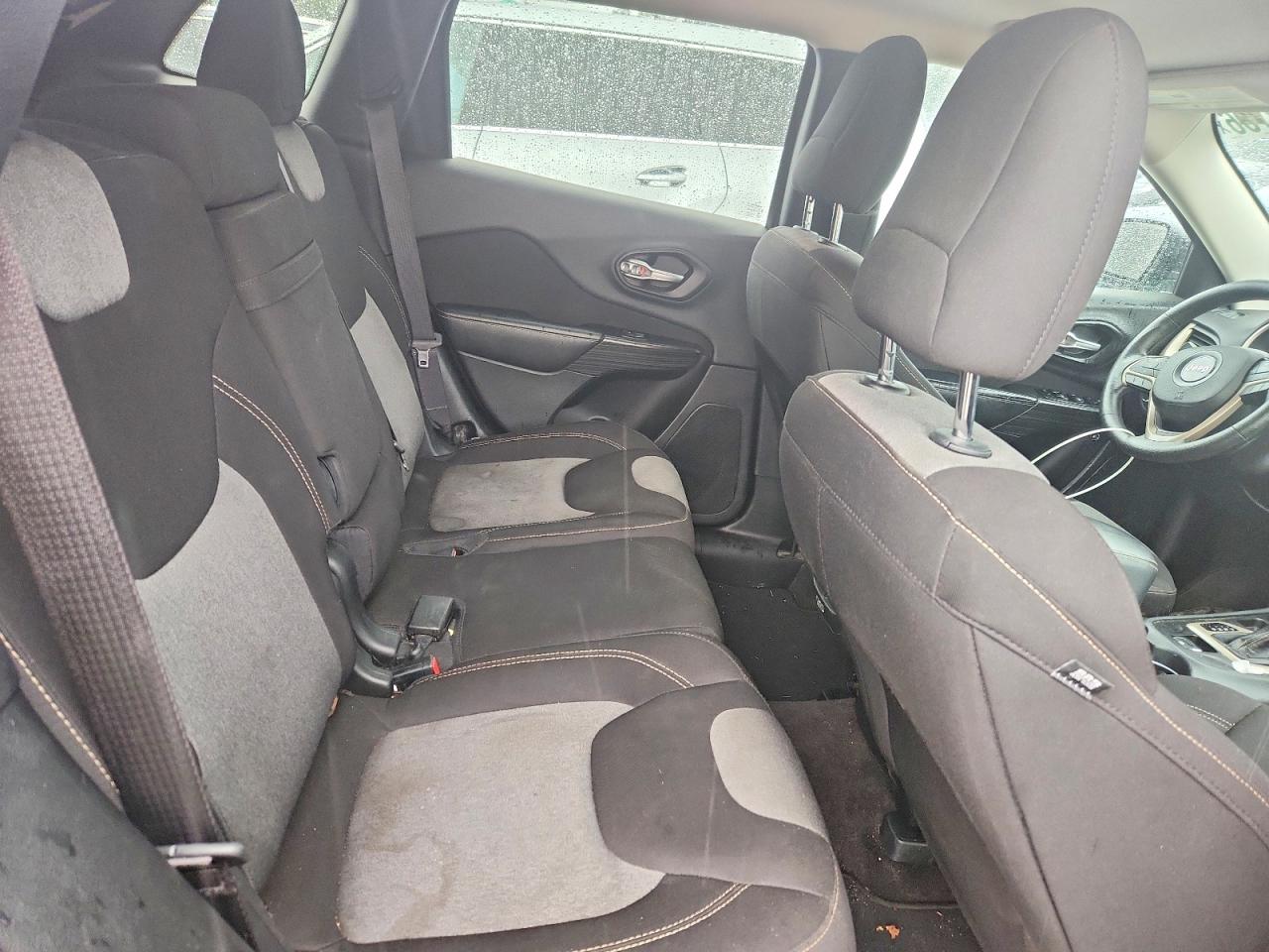 Jeep Cherokee Sport