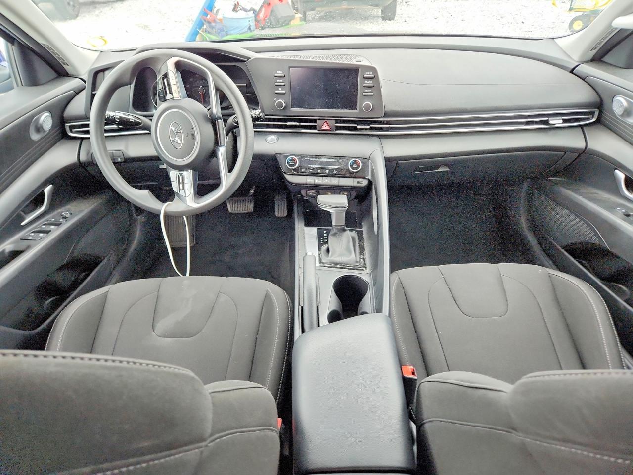 Hyundai ELANTRA Sel