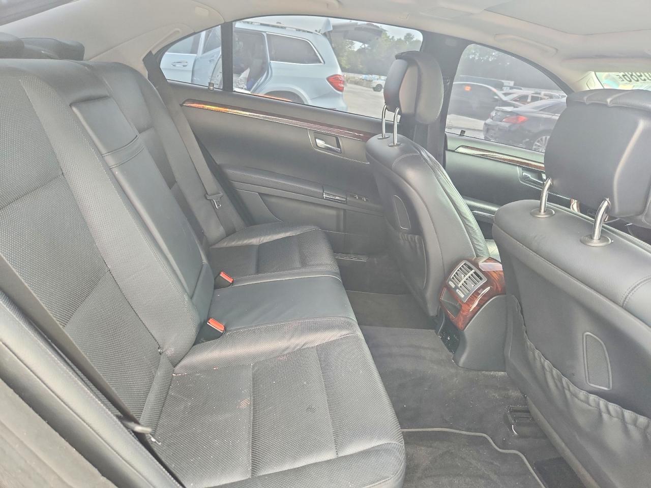 Mercedes-Benz S-Class 550 4matic