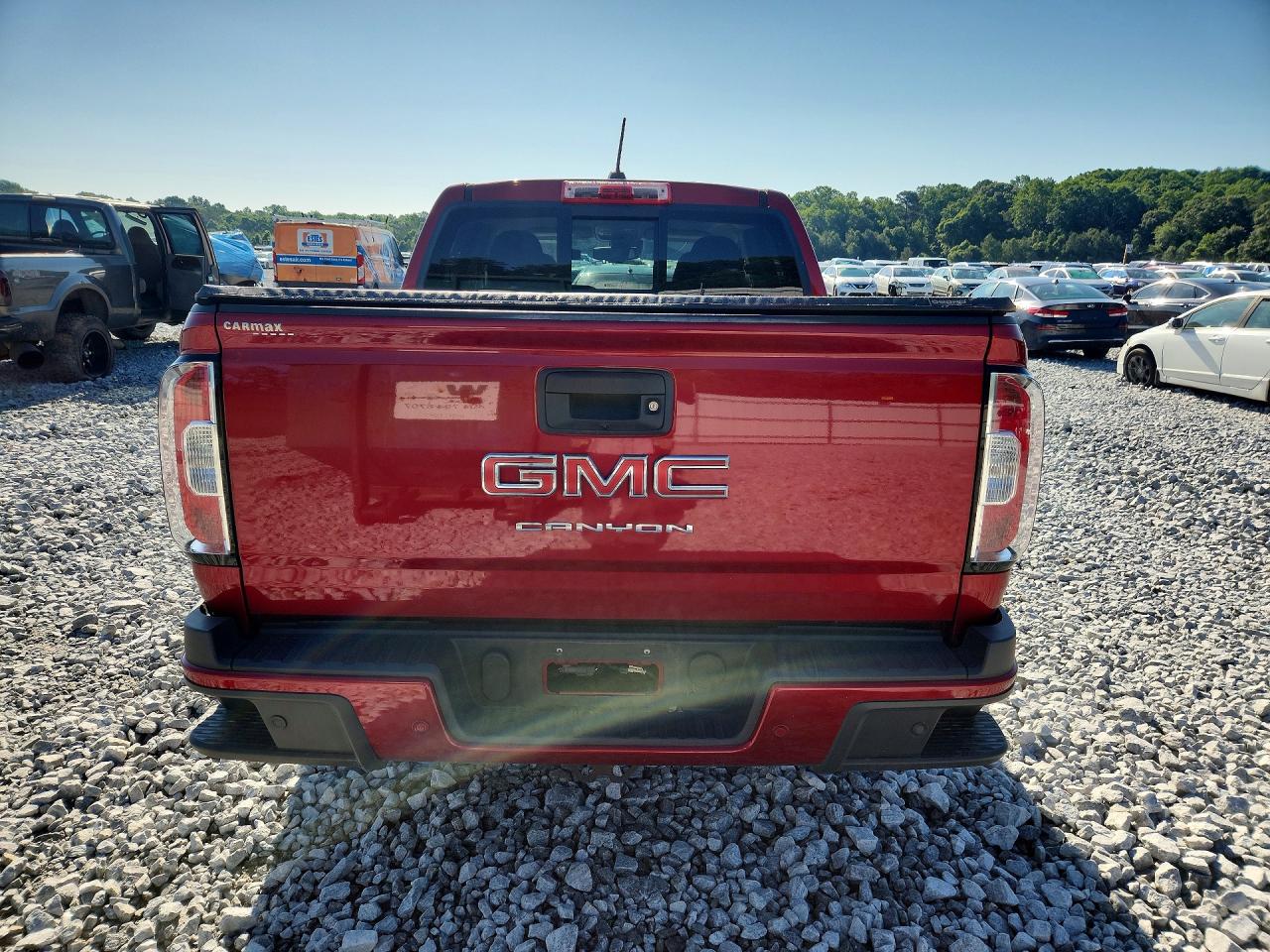 GMC Canyon Elevation