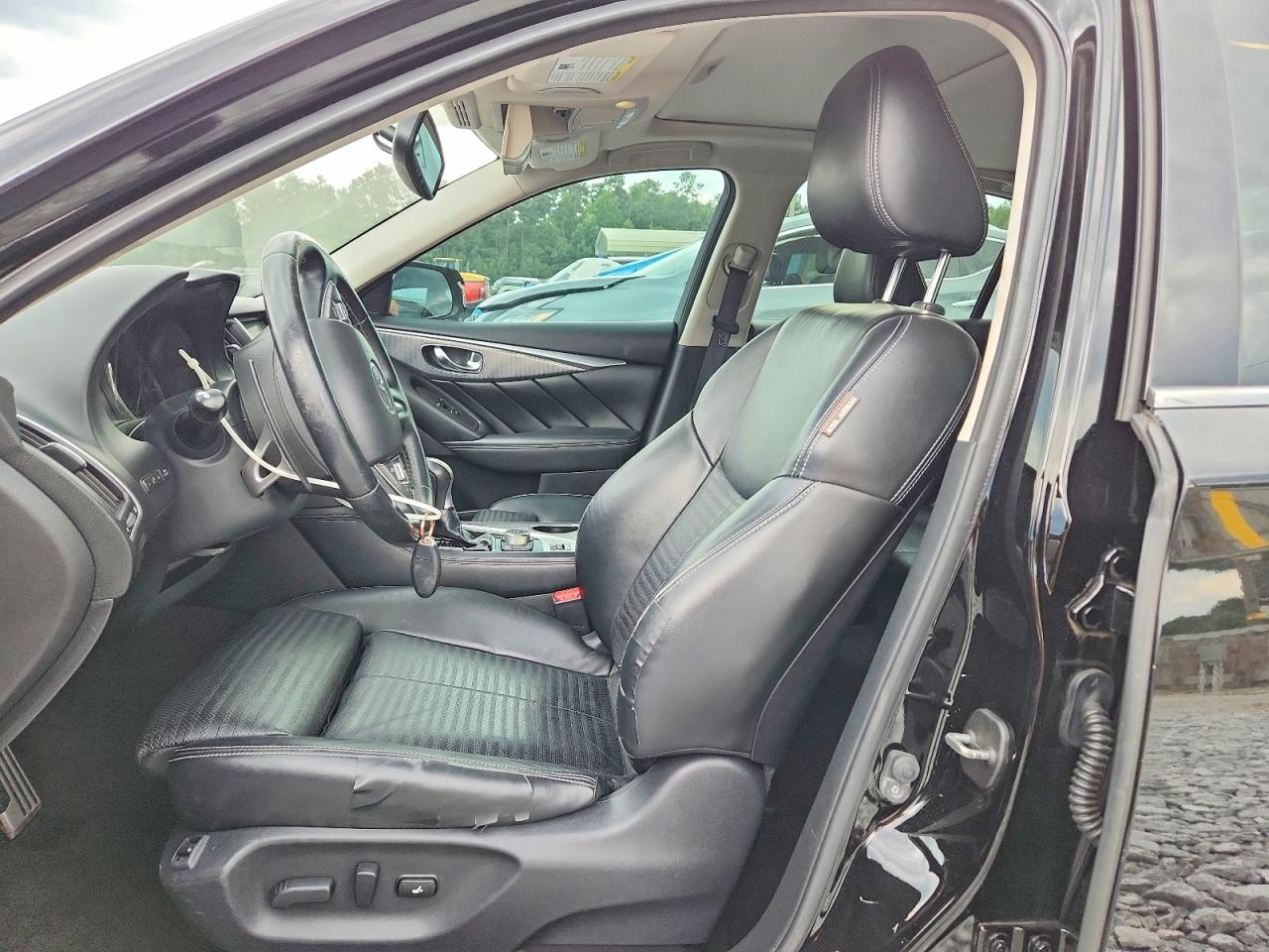 INFINITI Q50 Sport
