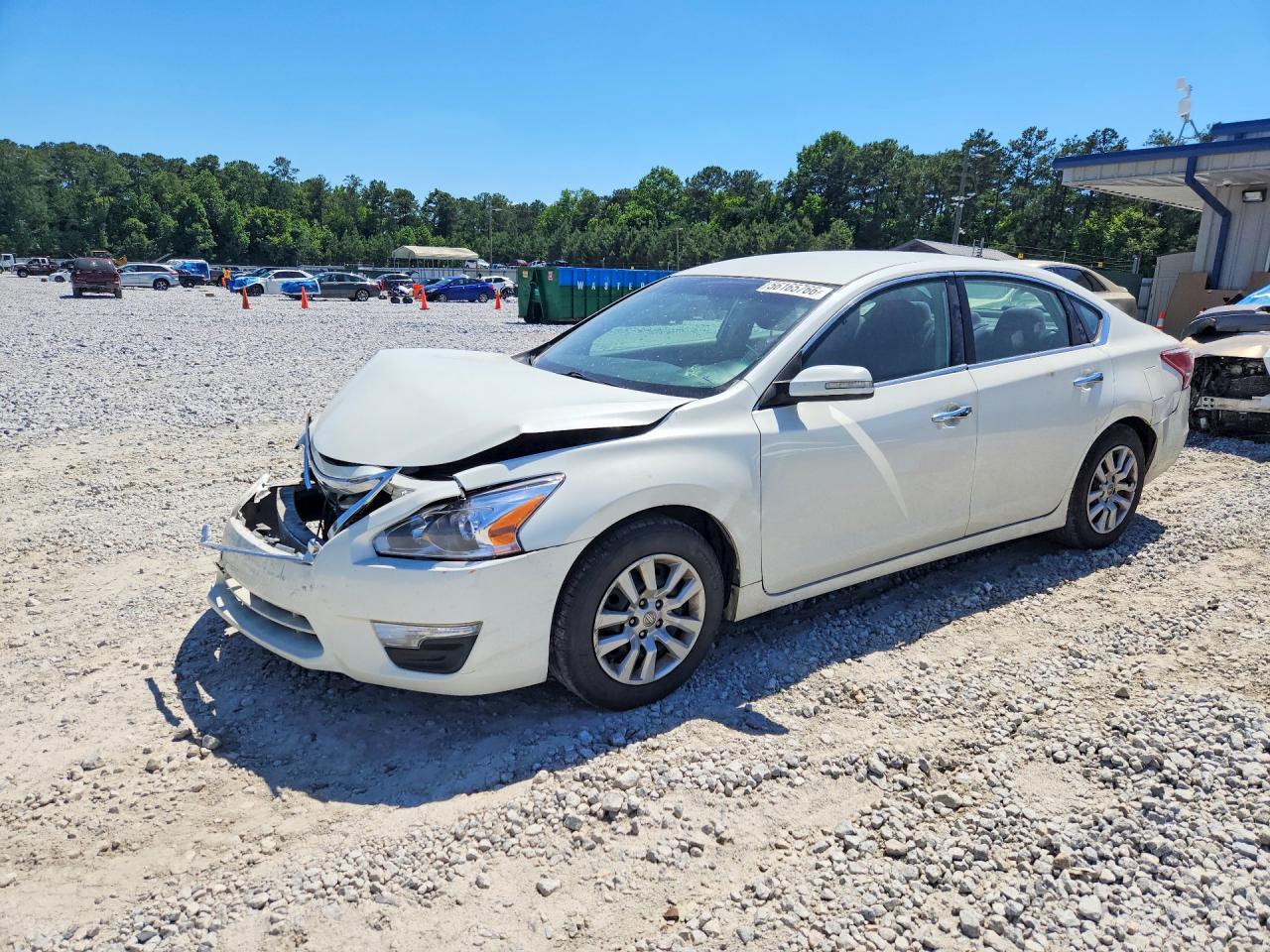 Salvage Nissan Altima Image