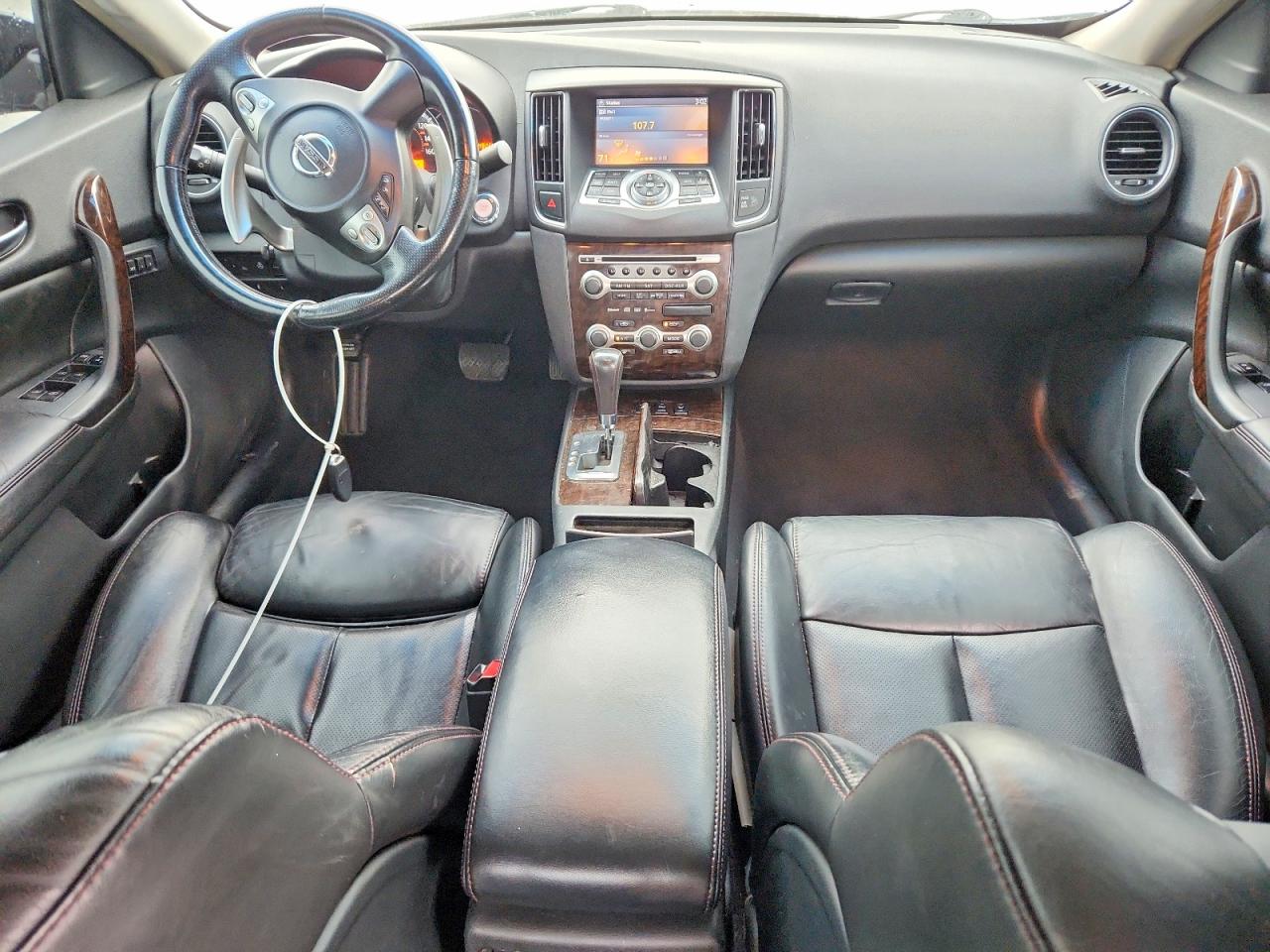 Nissan Maxima S