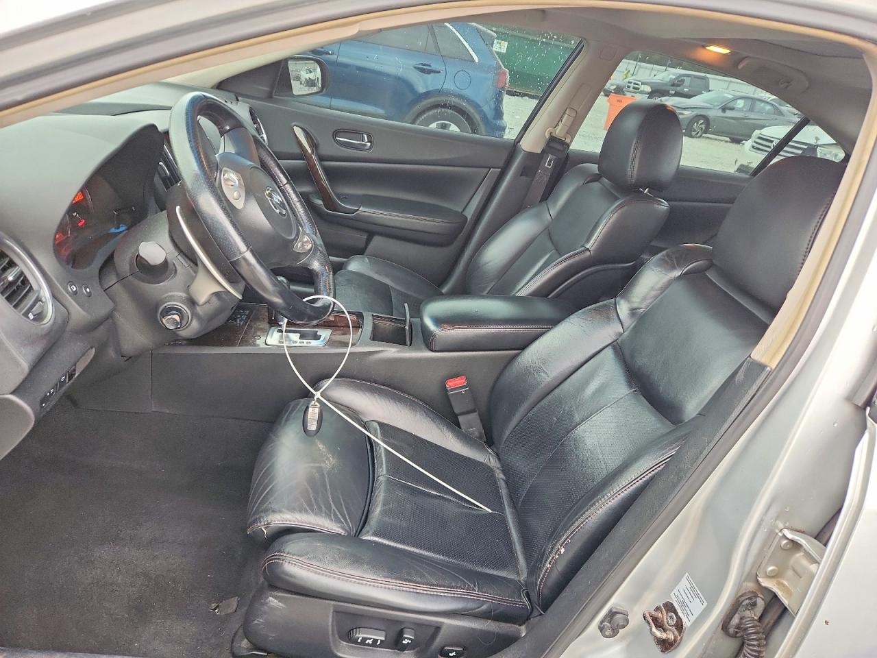 Nissan Maxima S
