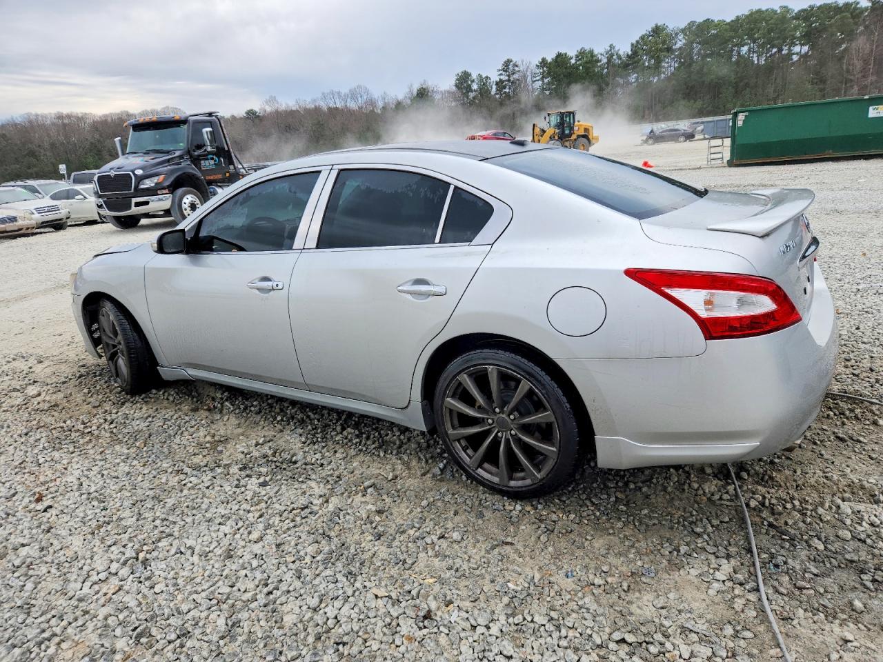 Nissan Maxima S