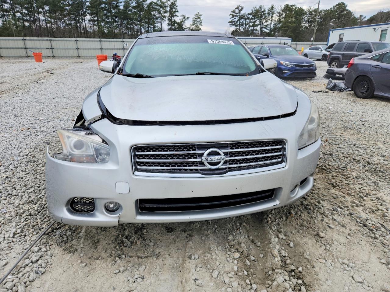 Nissan Maxima S