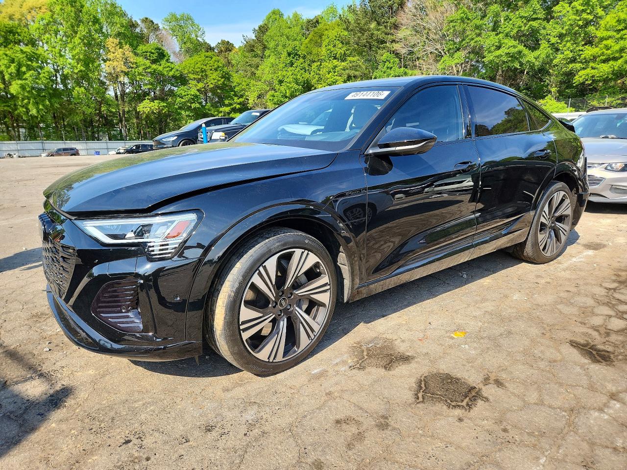 Salvage Audi Q8 Image