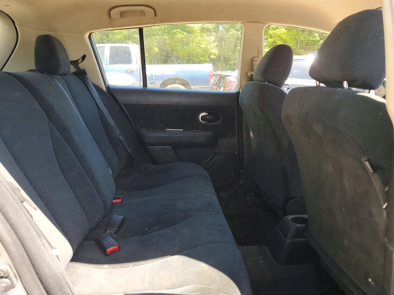 Nissan Versa 1.8 S