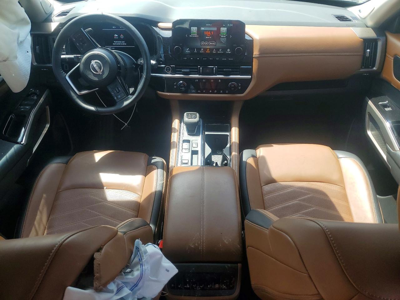 Nissan Pathfinder Platinum