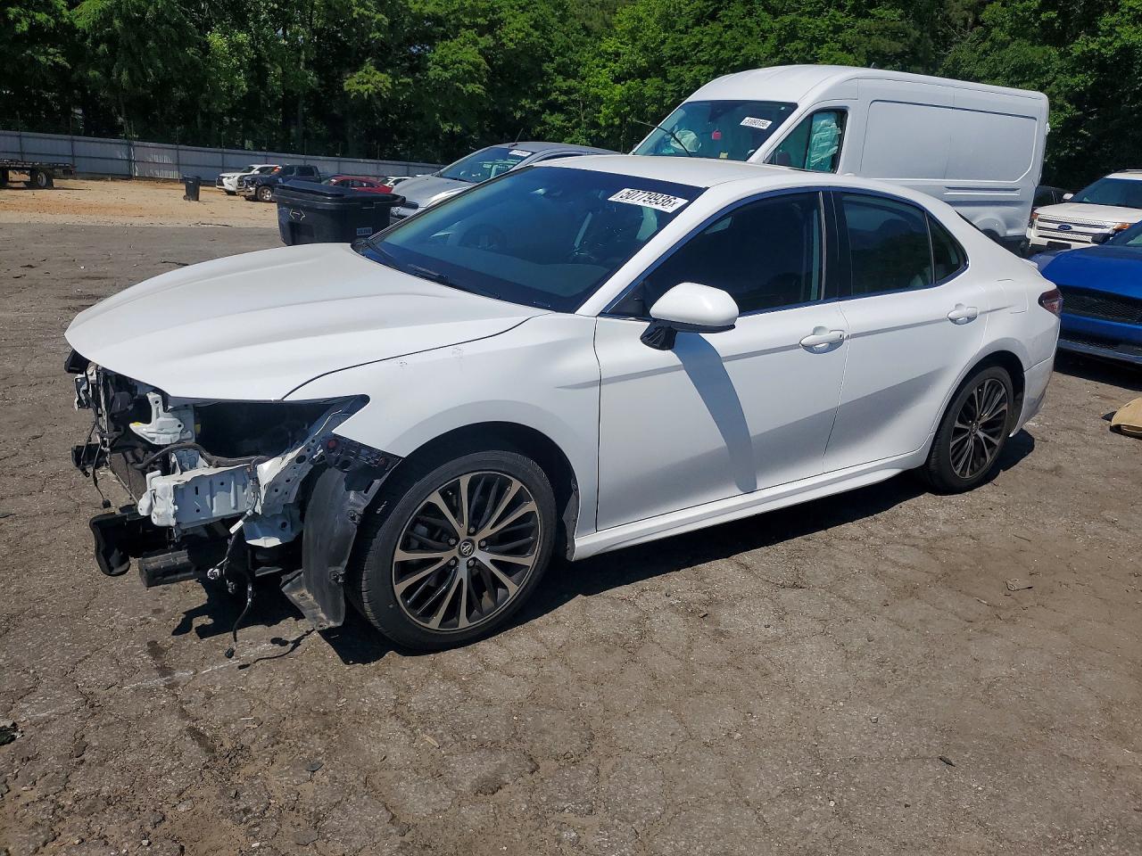 Salvage Toyota Camry Image