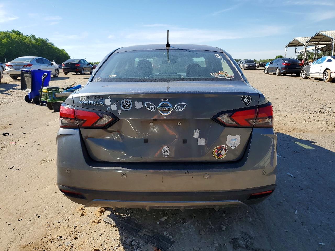 Nissan Versa S