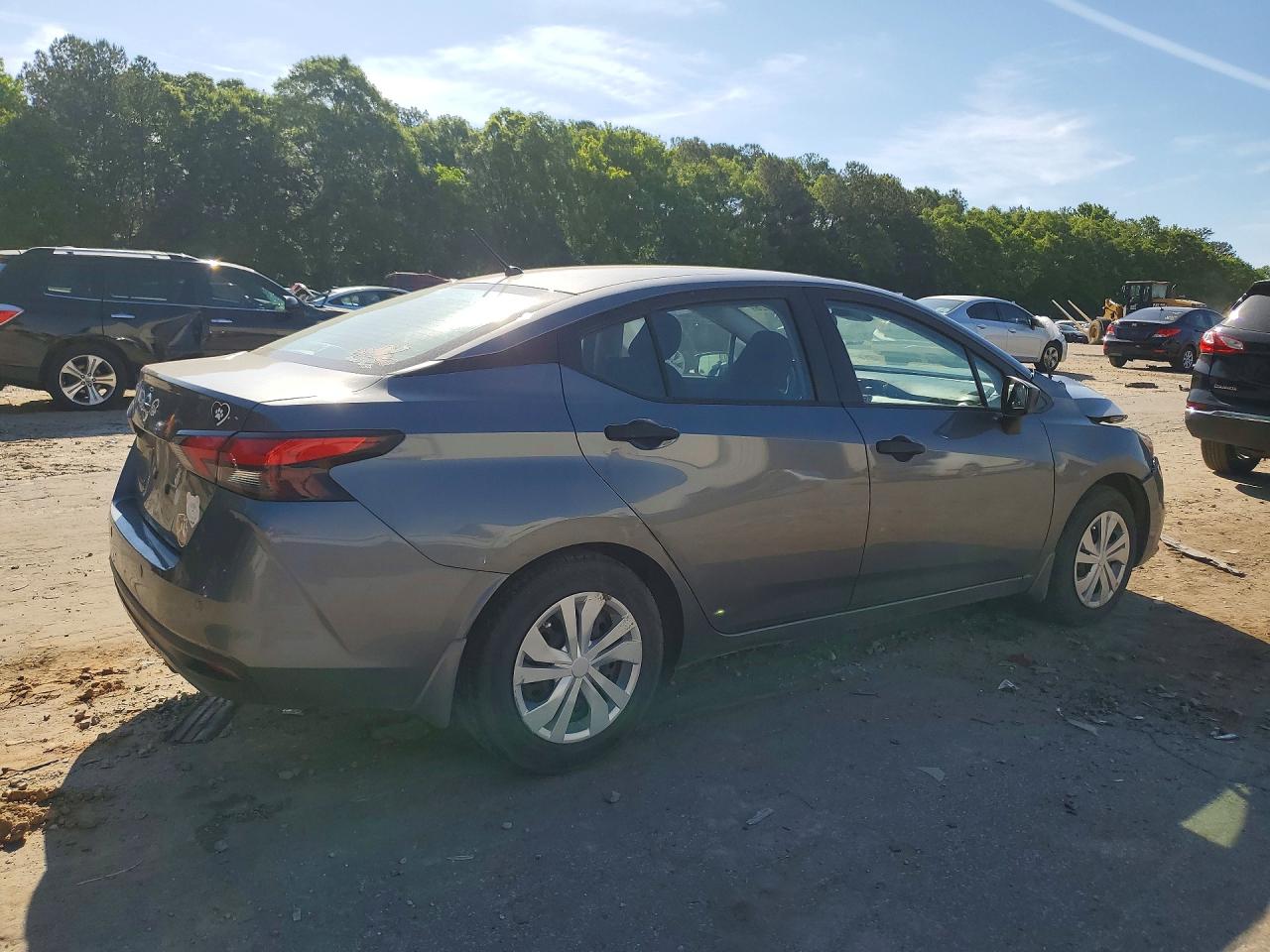 Nissan Versa S