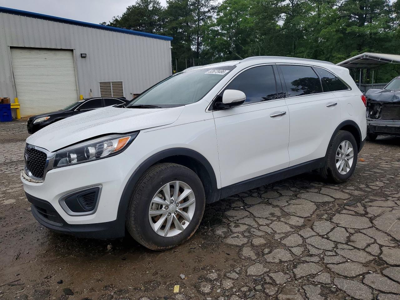 Salvage Kia Sorento Image