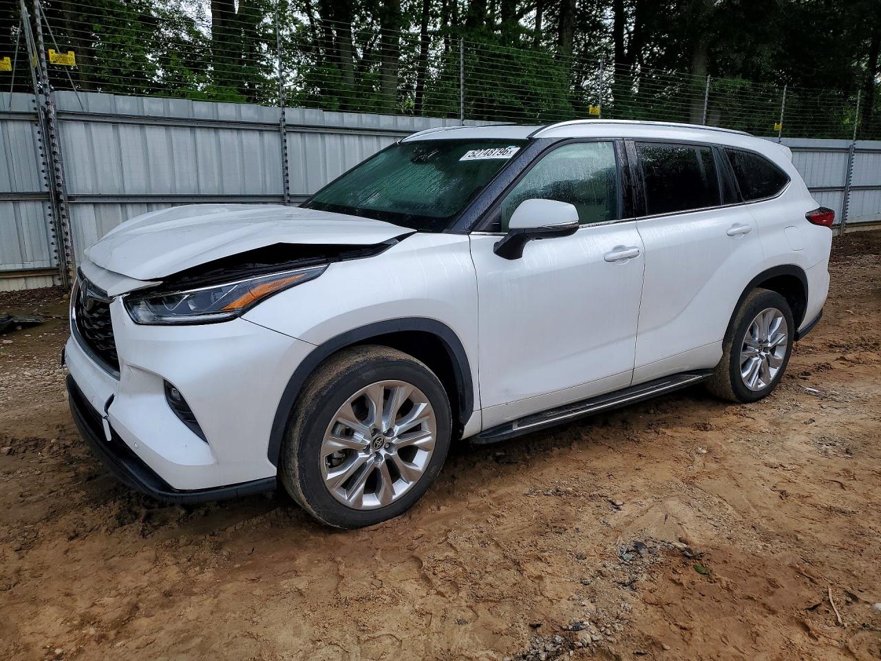 Salvage Toyota Highlander Image