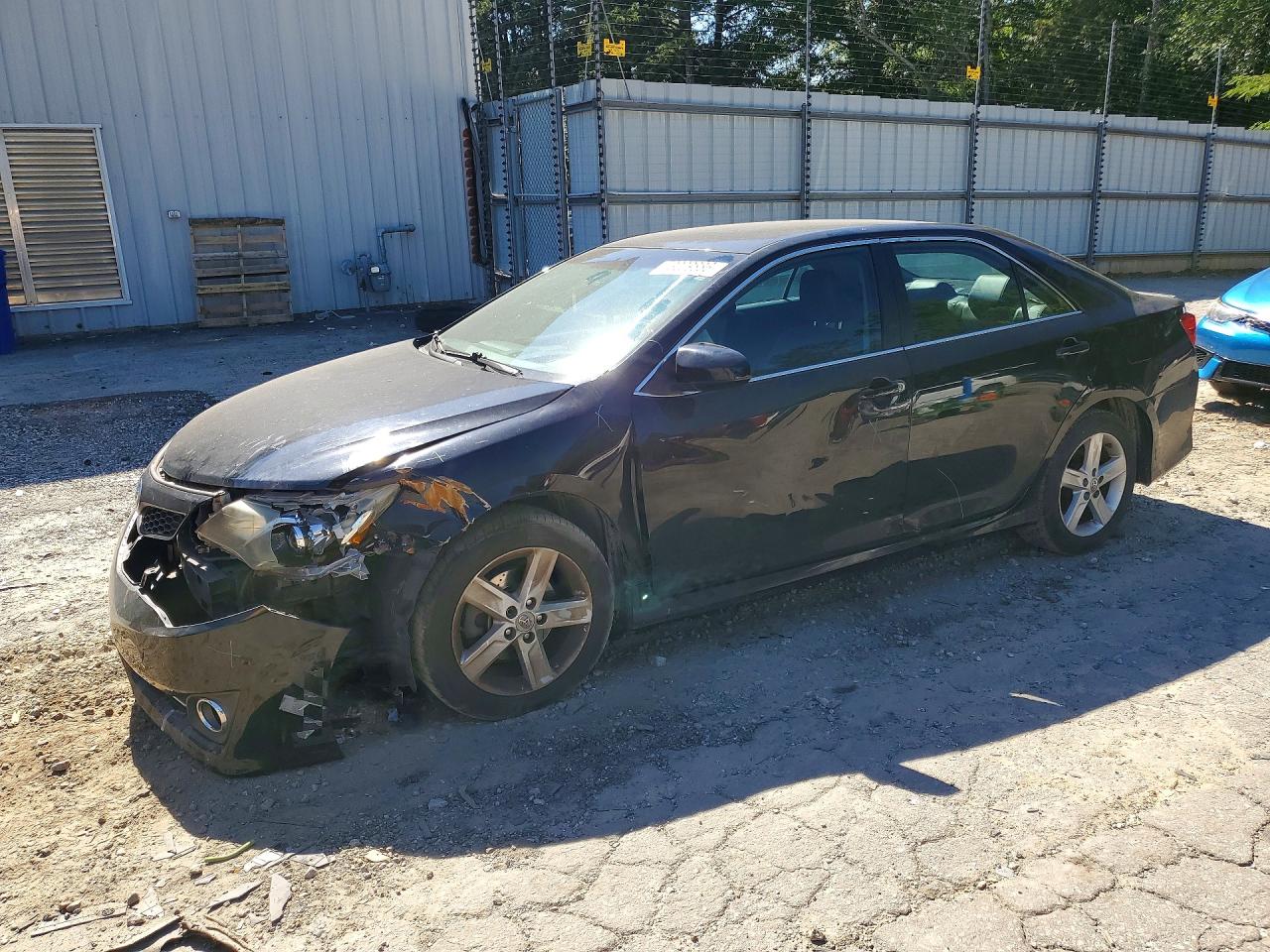 Salvage Toyota Camry Image