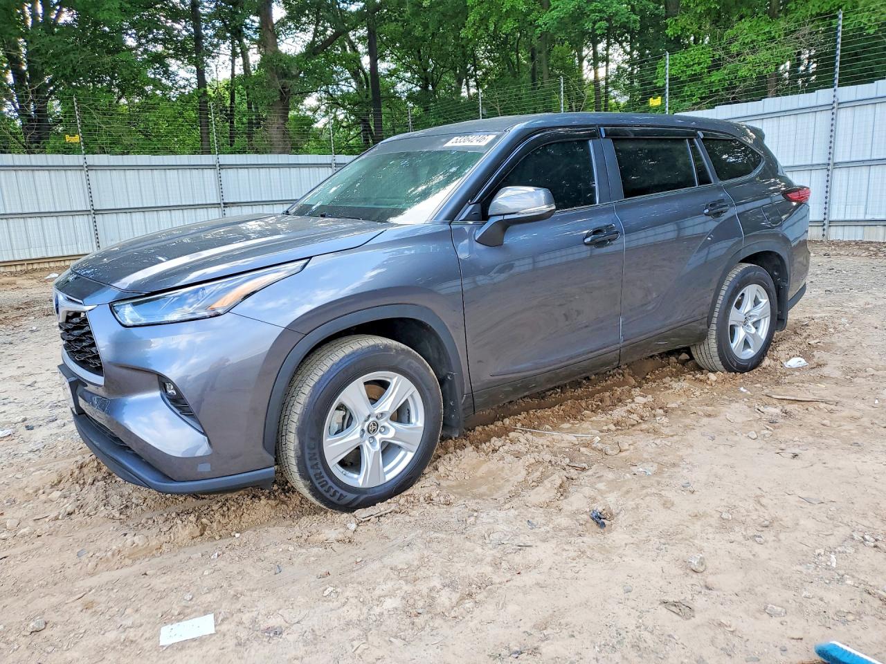 Salvage Toyota Highlander Image