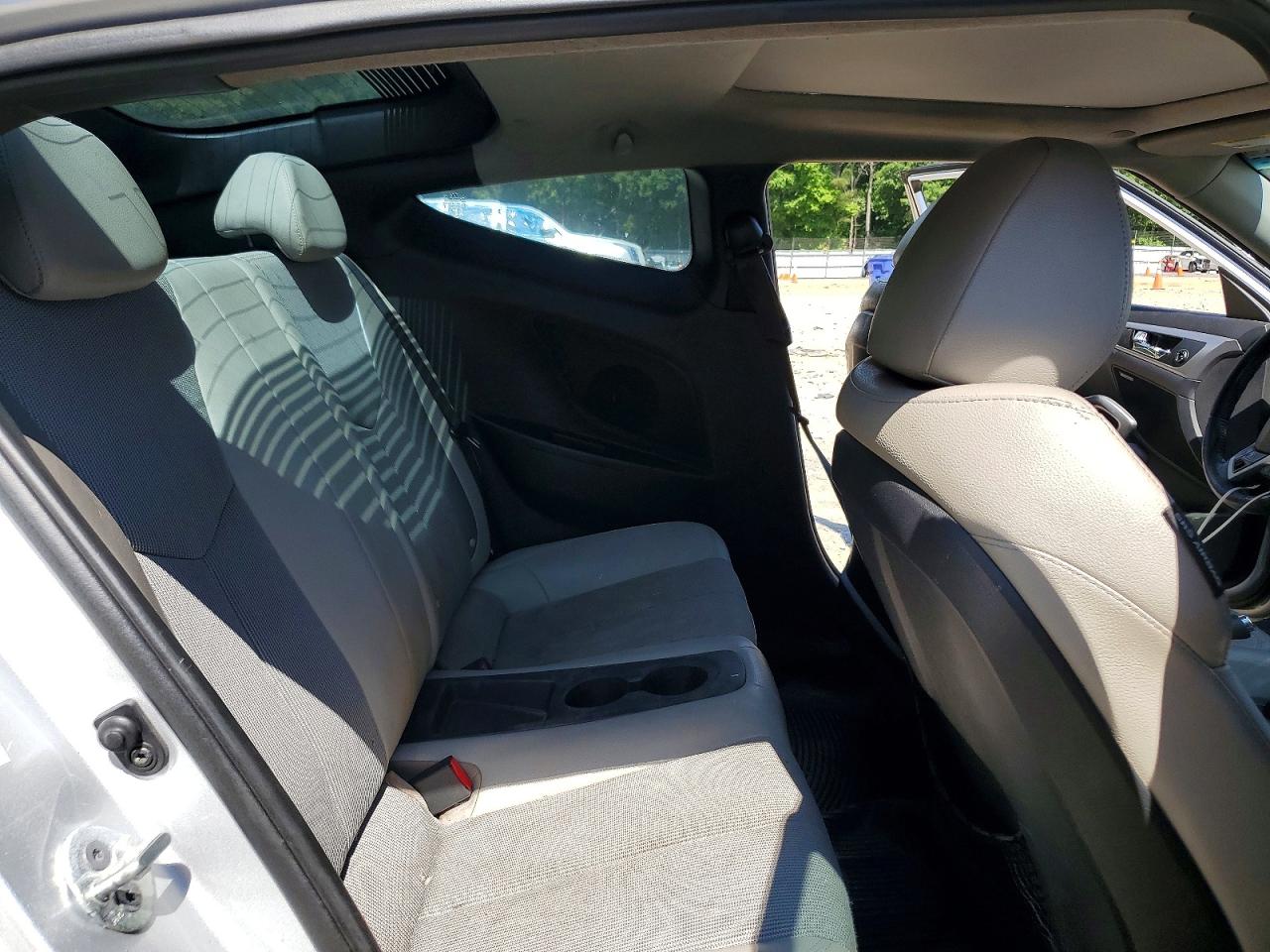 Hyundai VELOSTER Base