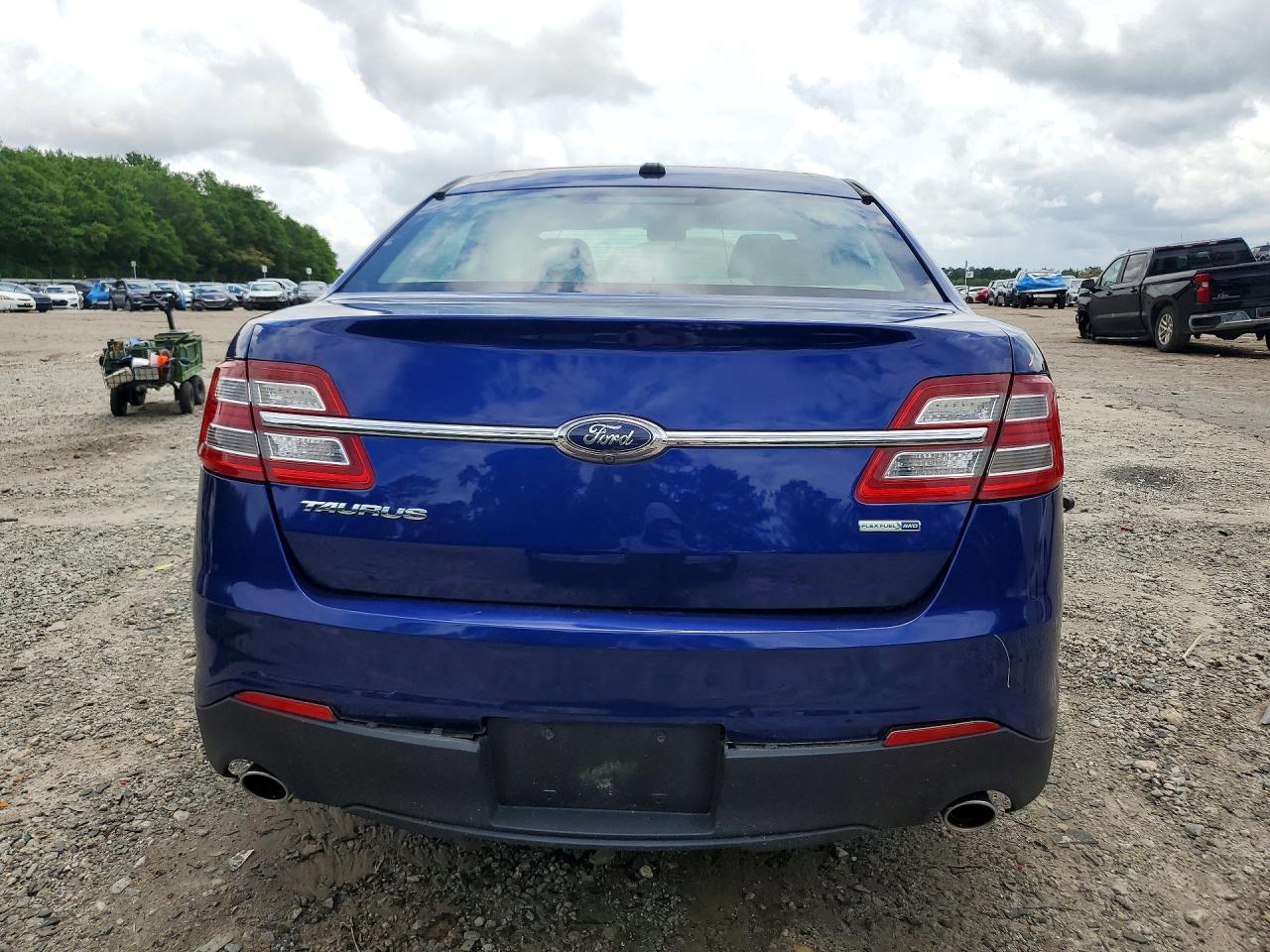 Ford Taurus Se