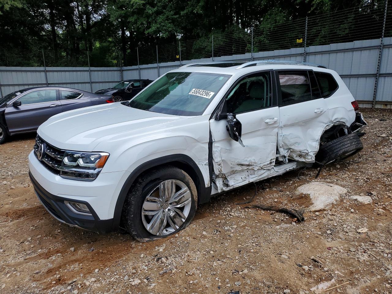 Salvage Volkswagen Atlas Image