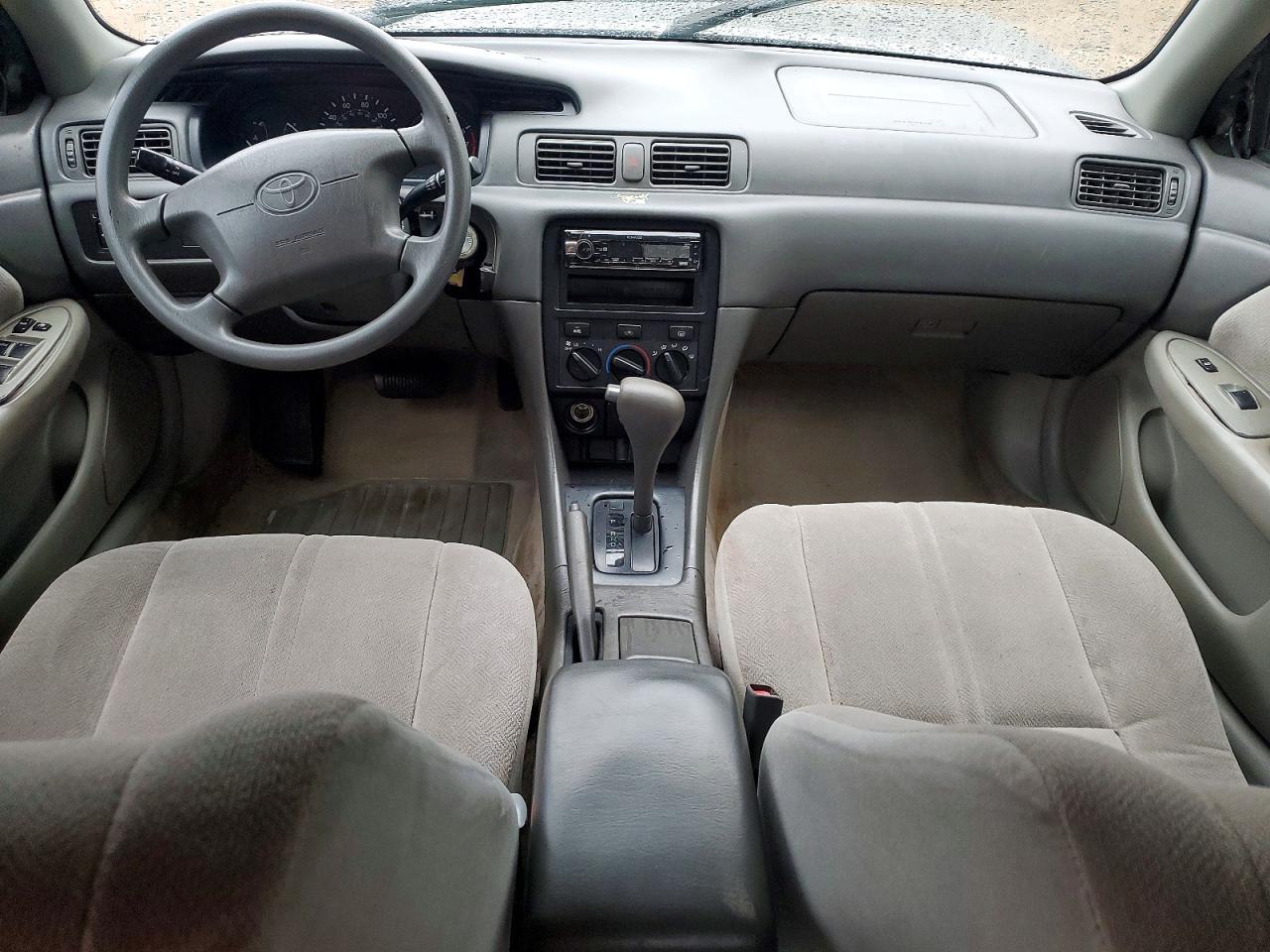 Toyota Camry Ce