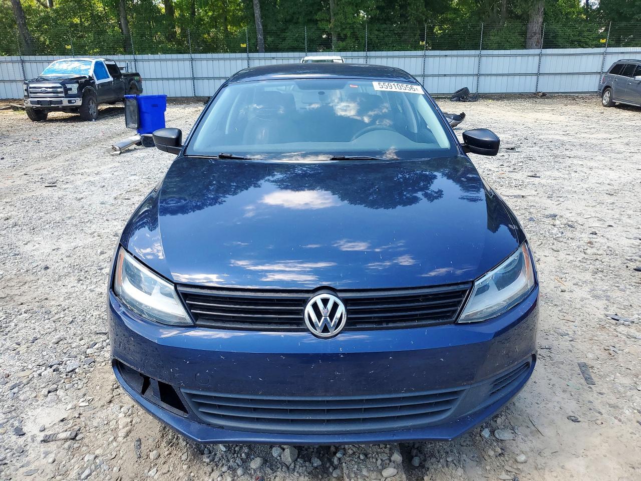 Volkswagen Jetta Base