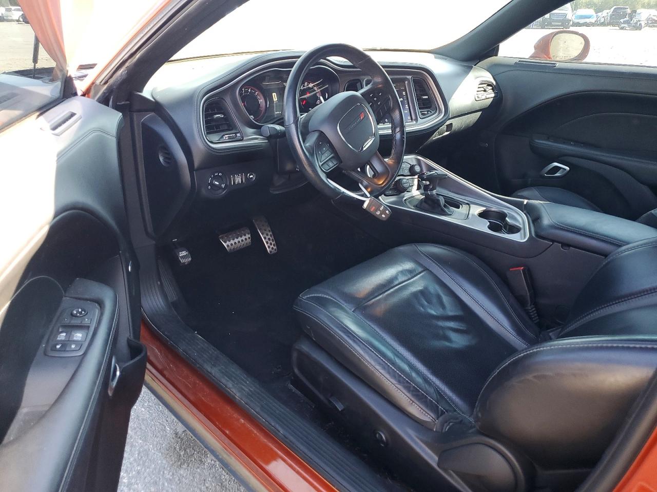 Dodge Challenger Sxt