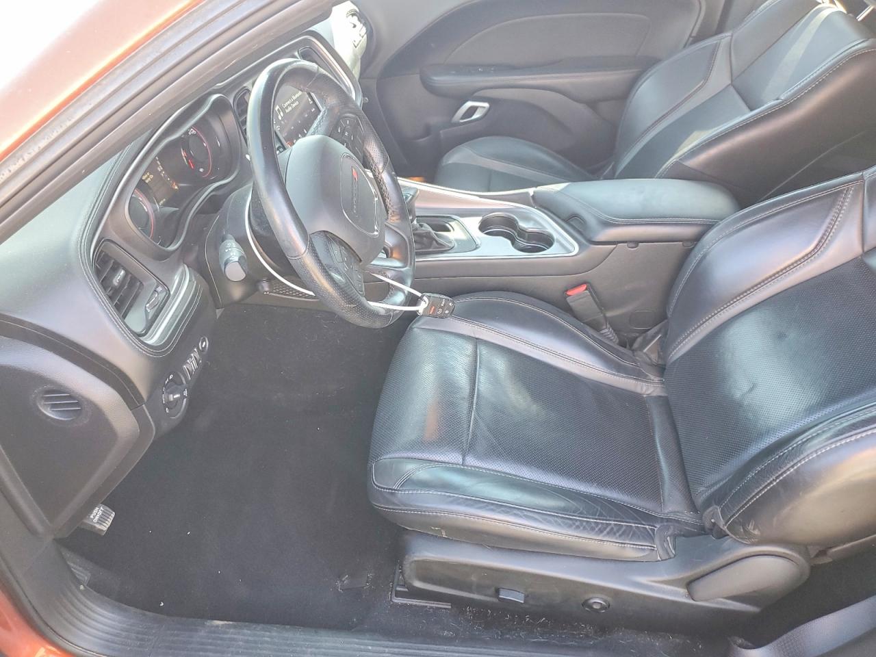 Dodge Challenger Sxt