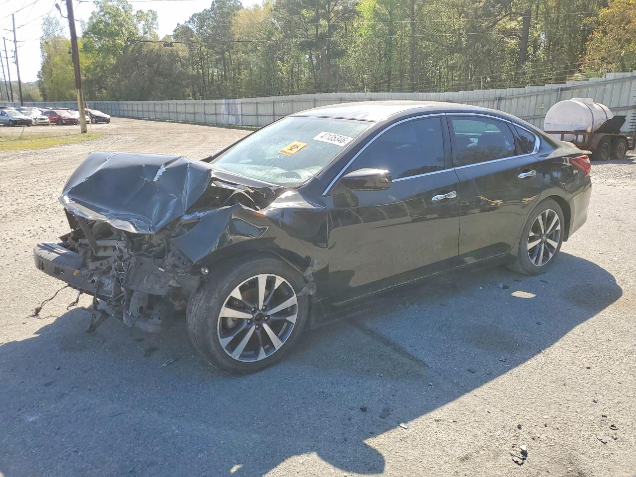 Salvage Nissan Altima Image