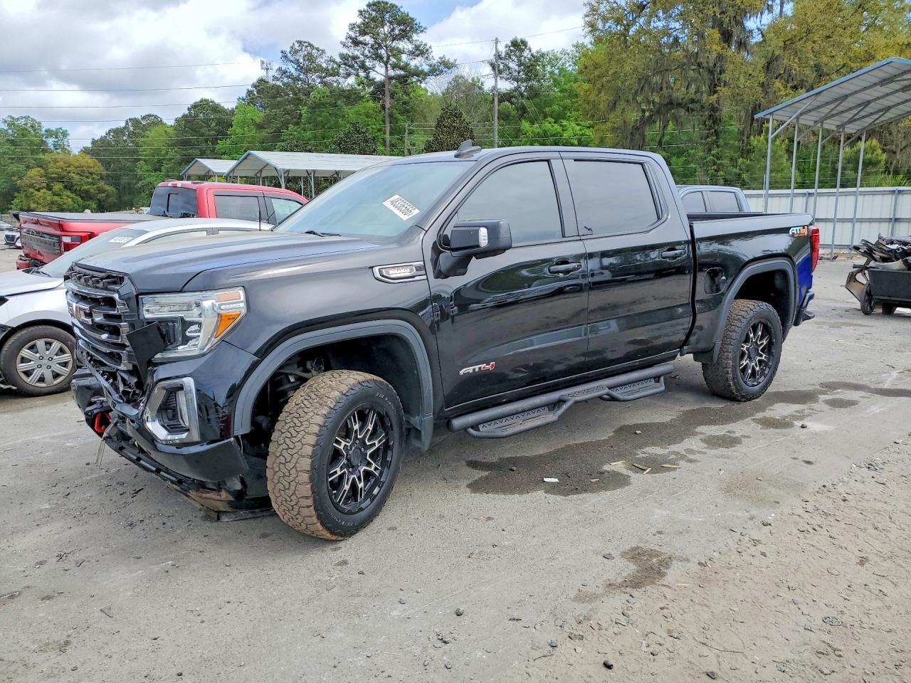 Salvage GMC Sierra Image