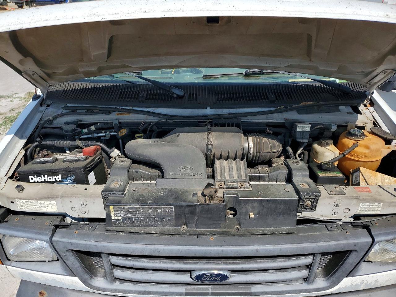 Ford Econoline E450 Super Duty Cutaway Van