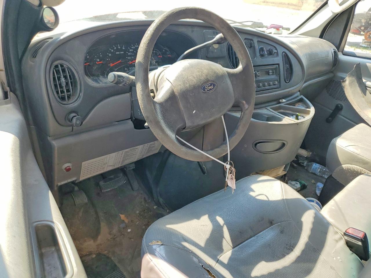 Ford Econoline E450 Super Duty Cutaway Van