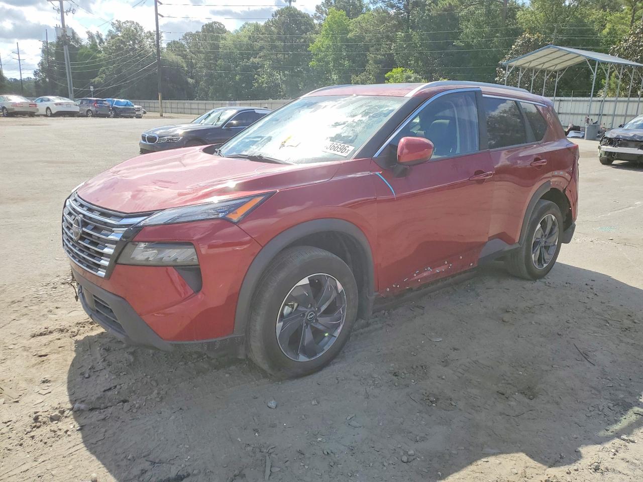 Salvage Nissan Rogue Image