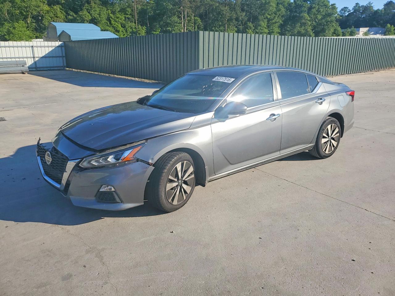 Salvage Nissan Altima Image