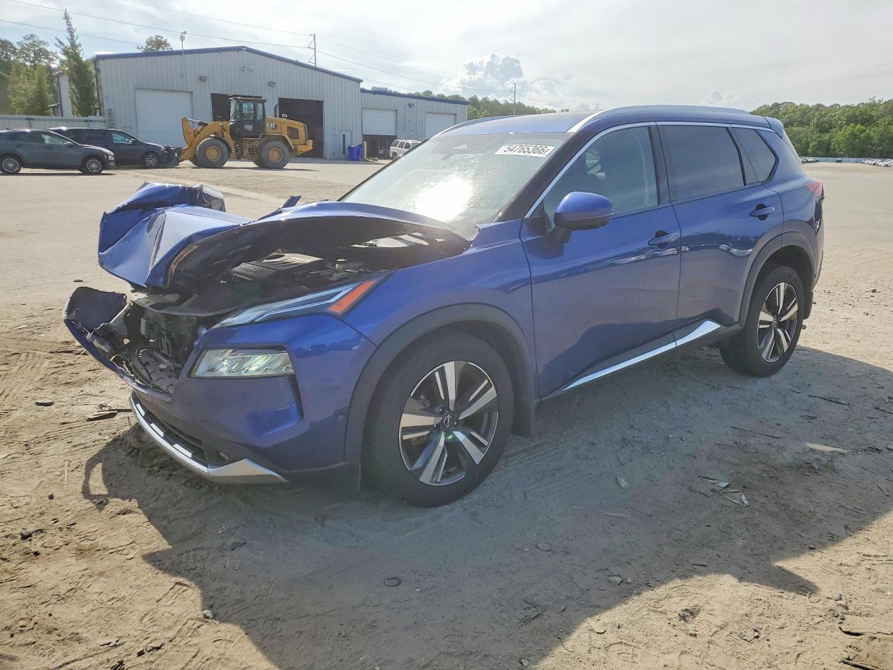 Salvage Nissan Rogue Image