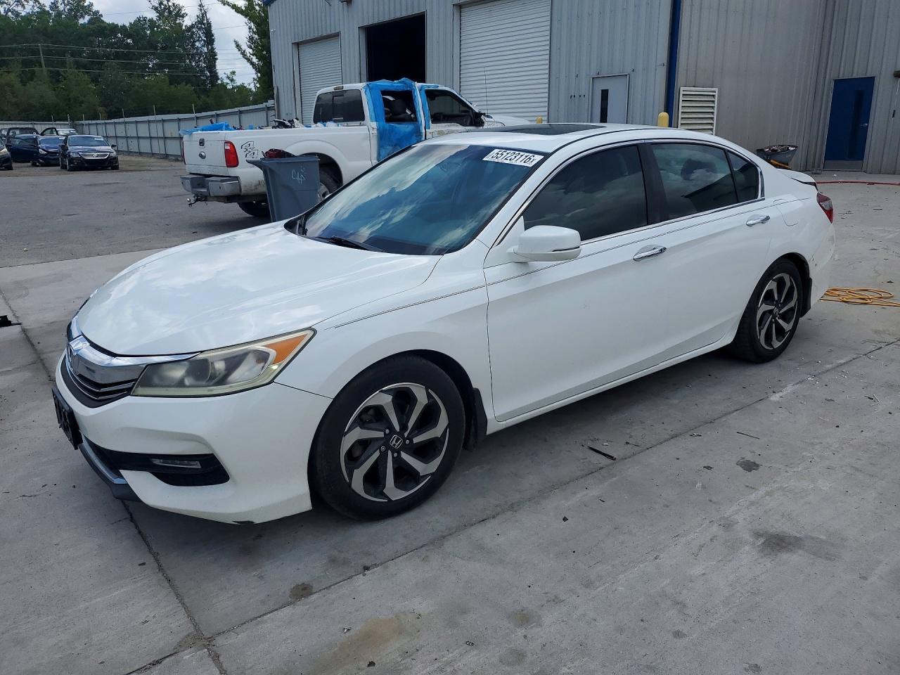 Salvage Honda Accord Image