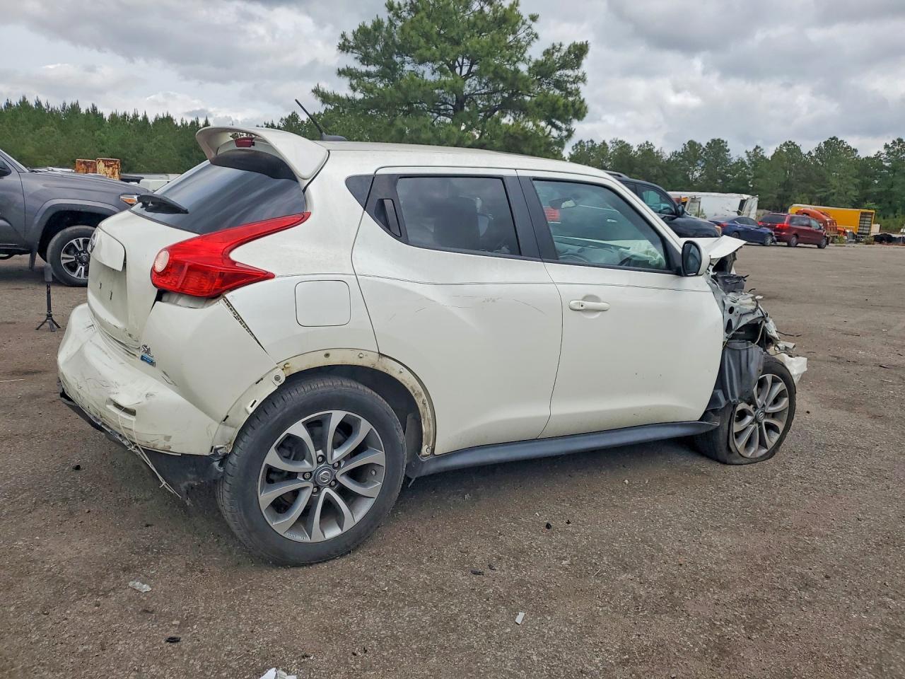Nissan JUKE S