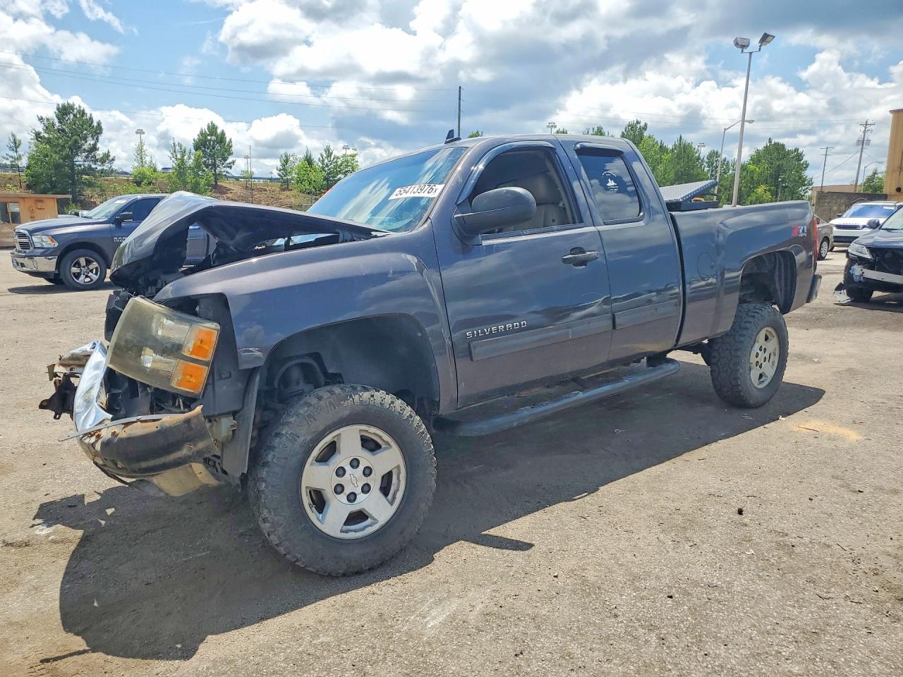 Salvage Chevrolet Silverado Image