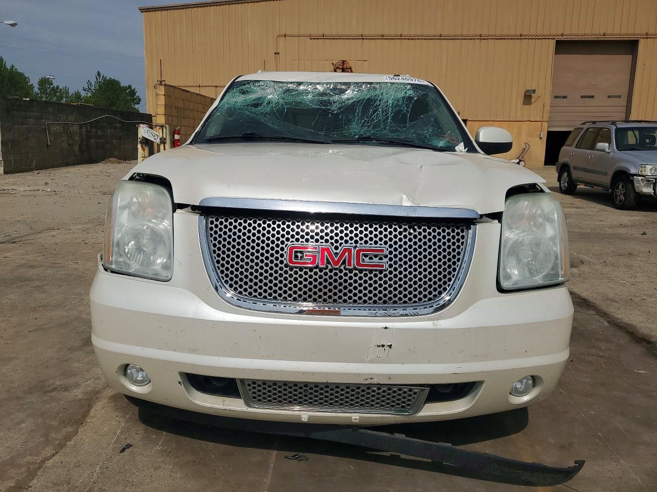 GMC Yukon Denali
