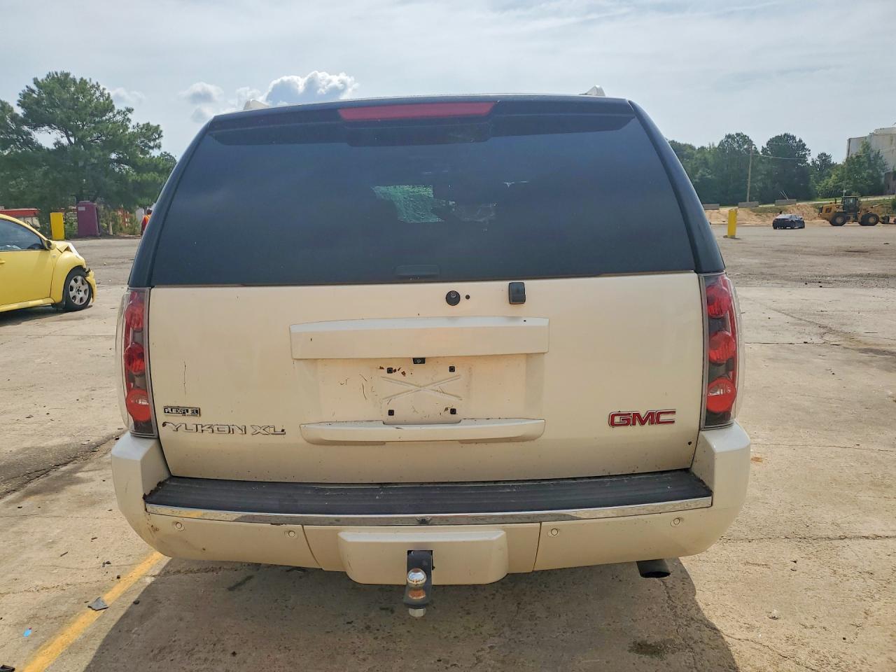 GMC Yukon Denali